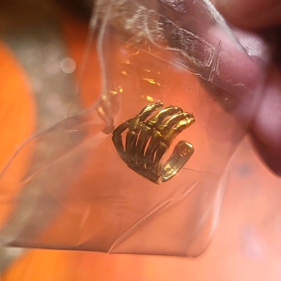 Skeleton Hand Ear Cuff NIB - Picture 1 of 2